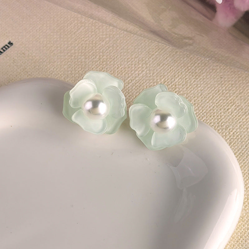 Women's Spring Fresh Flower Pearl Light Luxury Unique Beautiful Stud Earrings