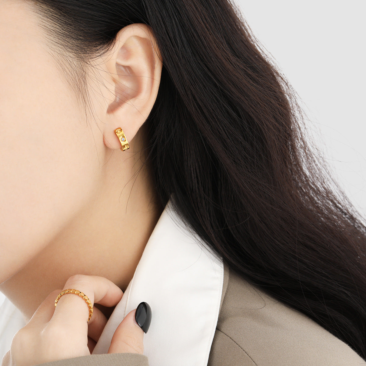 Women's Light Luxury Minority Card Home Rhinestone Fashion Unique Gold-plated High Earrings