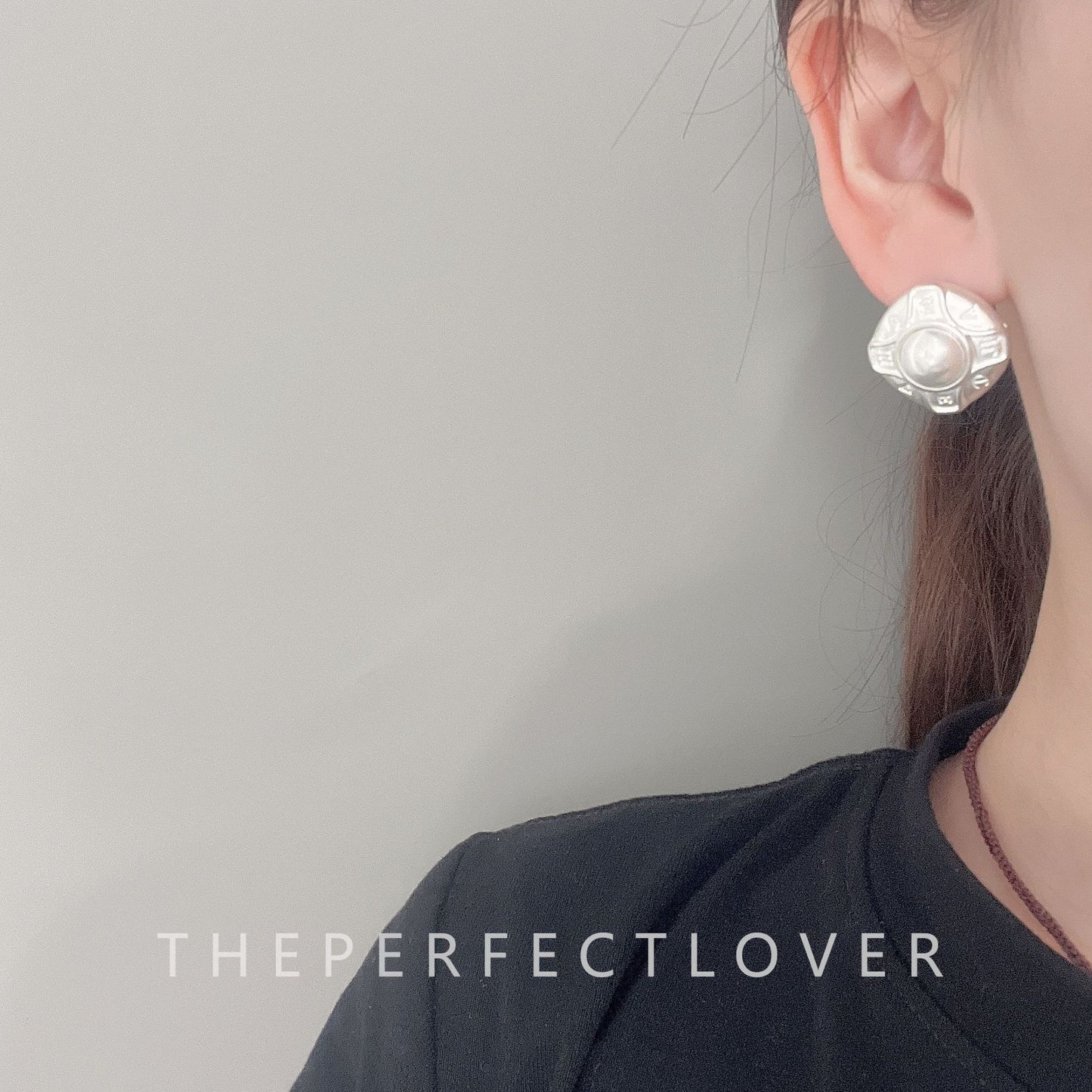 Embossed Design Pearl Light Luxury Minority High Sense Earrings