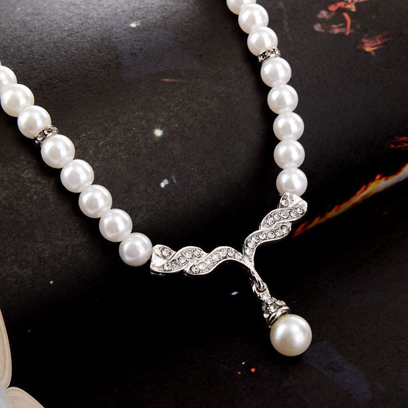 Korean Style Fashionable Elegant Angel Wings Necklaces