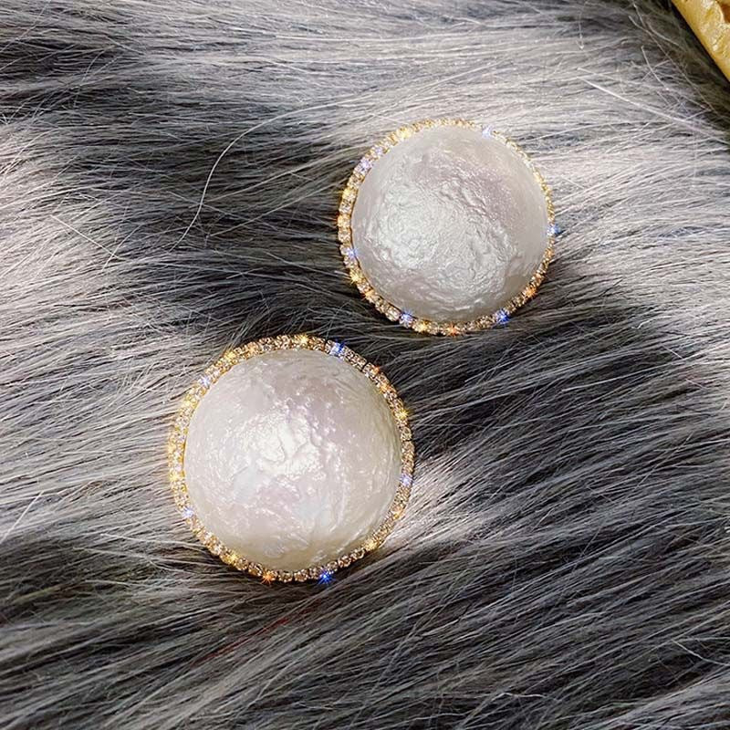 Geometric Simple Crack Sponge Pearl Female Personality Mermaid Stud Earrings