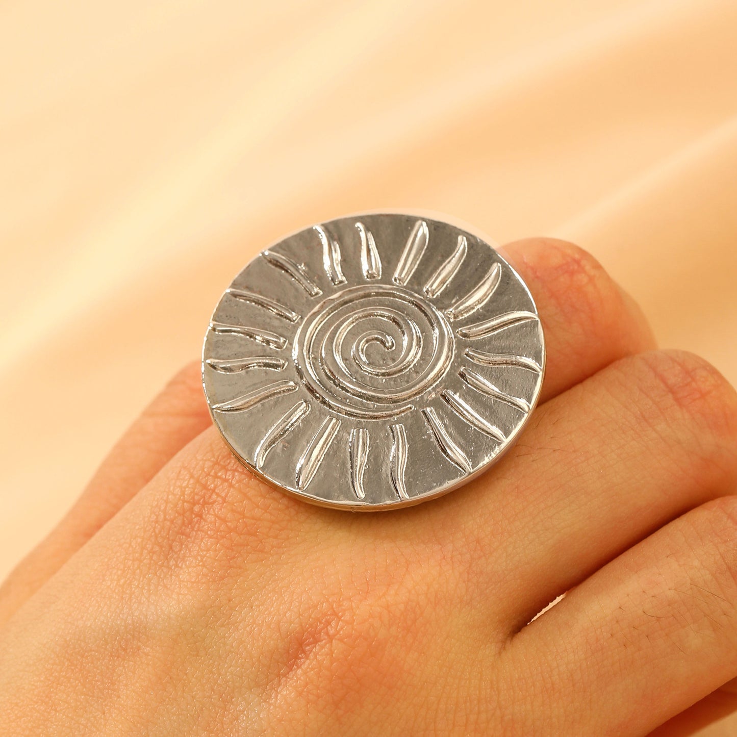 Open Female Niche Retro Geometric Irregular Rings