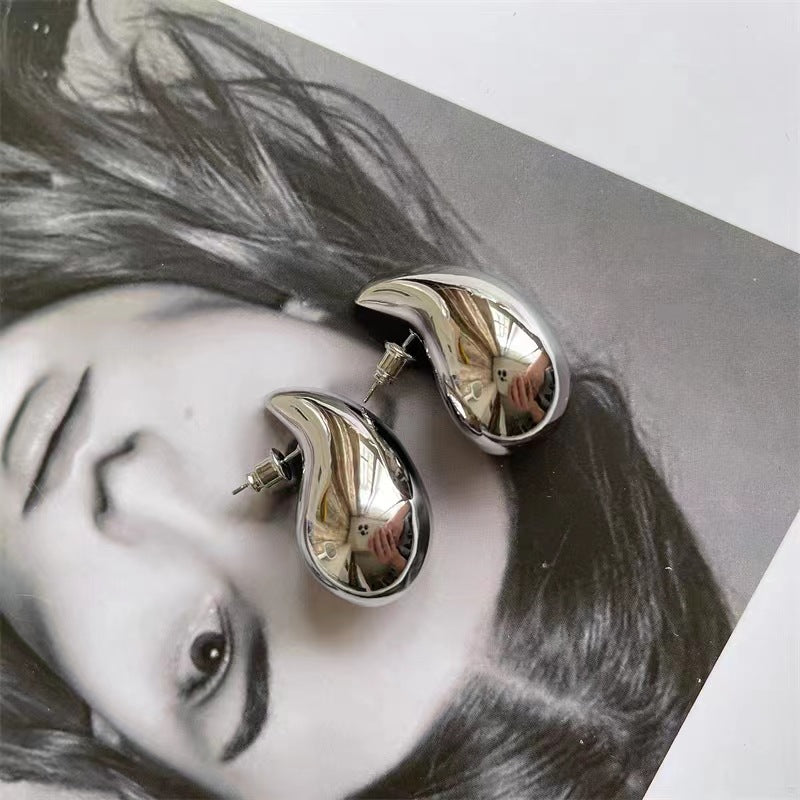 Exaggerated Hollow Water Drop Niche Personality Earrings