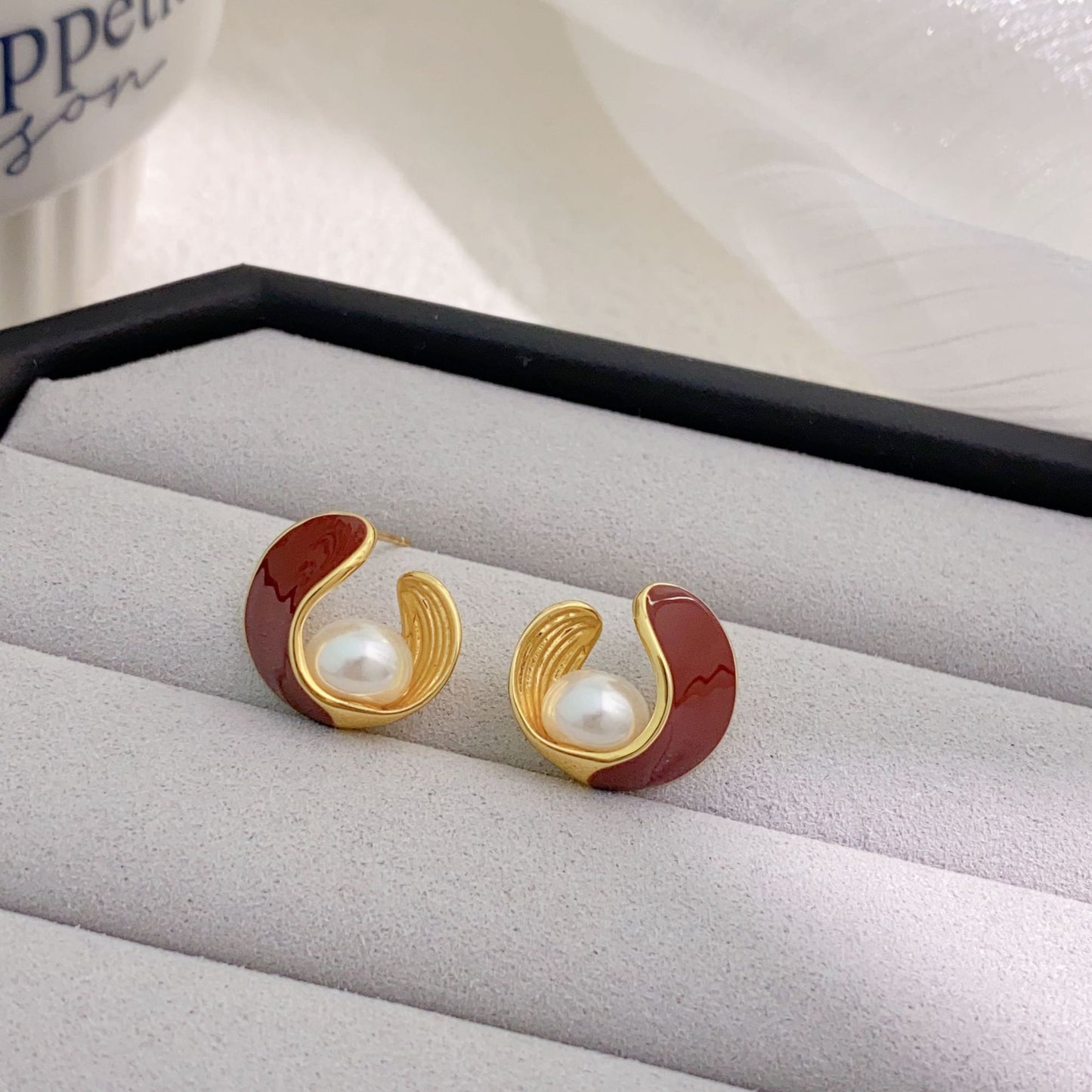 Women's French Retro Red Enamel Drip Glazed Earrings