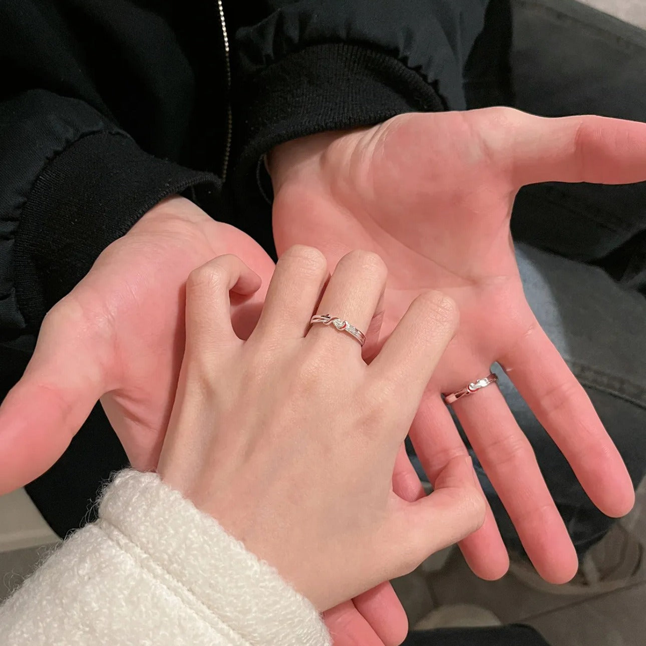 Moon Old Red Line Couple Simple Design Winding Rings