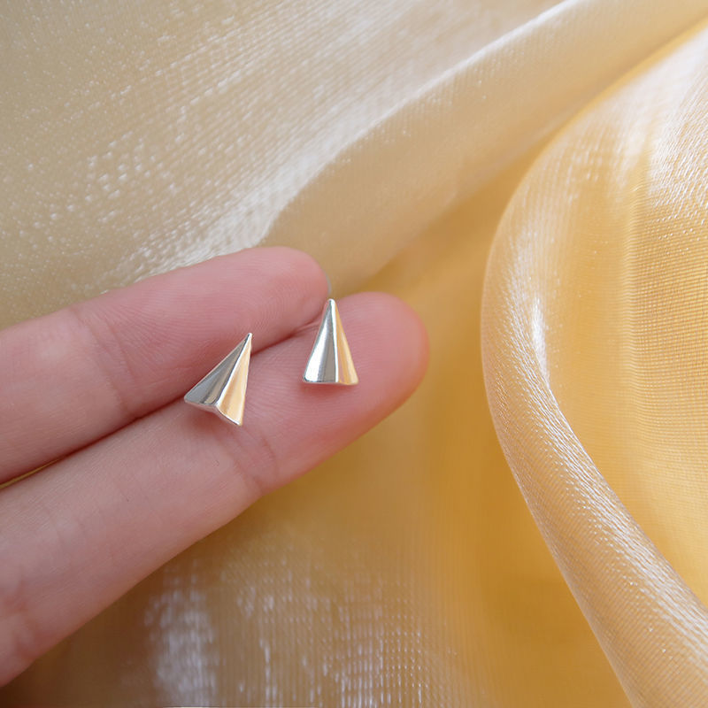 Women's Sterling Sier Simple Petite Niche Design Earrings