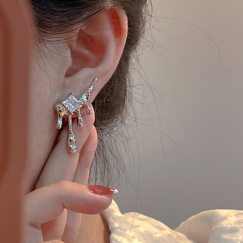 Women's Niche Design Simple Rhinestone High-grade Temperament Earrings