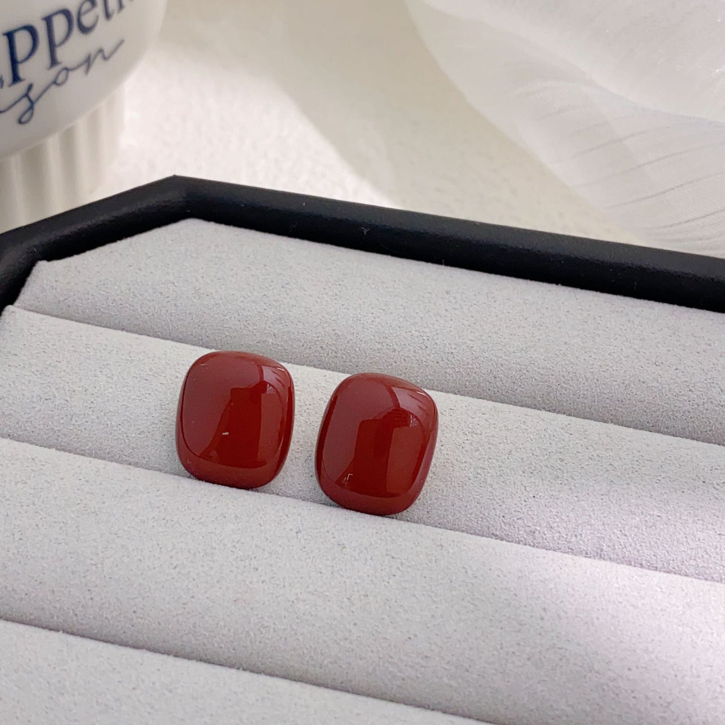 Women's French Retro Red Enamel Drip Glazed Earrings