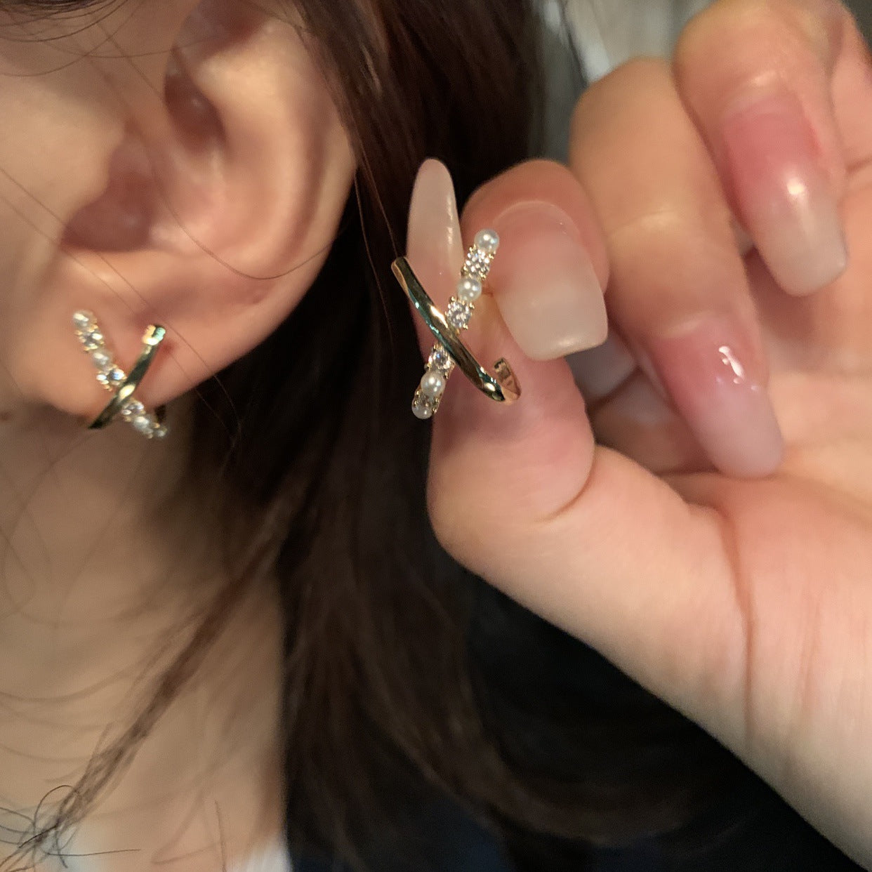 Women's Niche Design Simple Rhinestone High-grade Temperament Earrings
