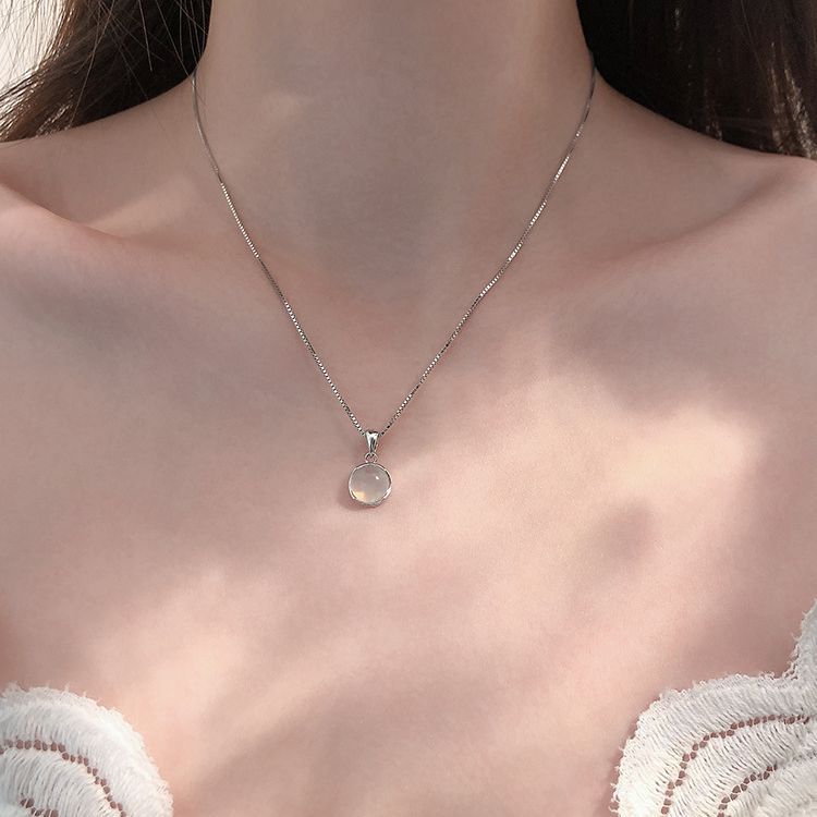 Women's Retro Affordable Luxury Cold Style Simple Necklaces