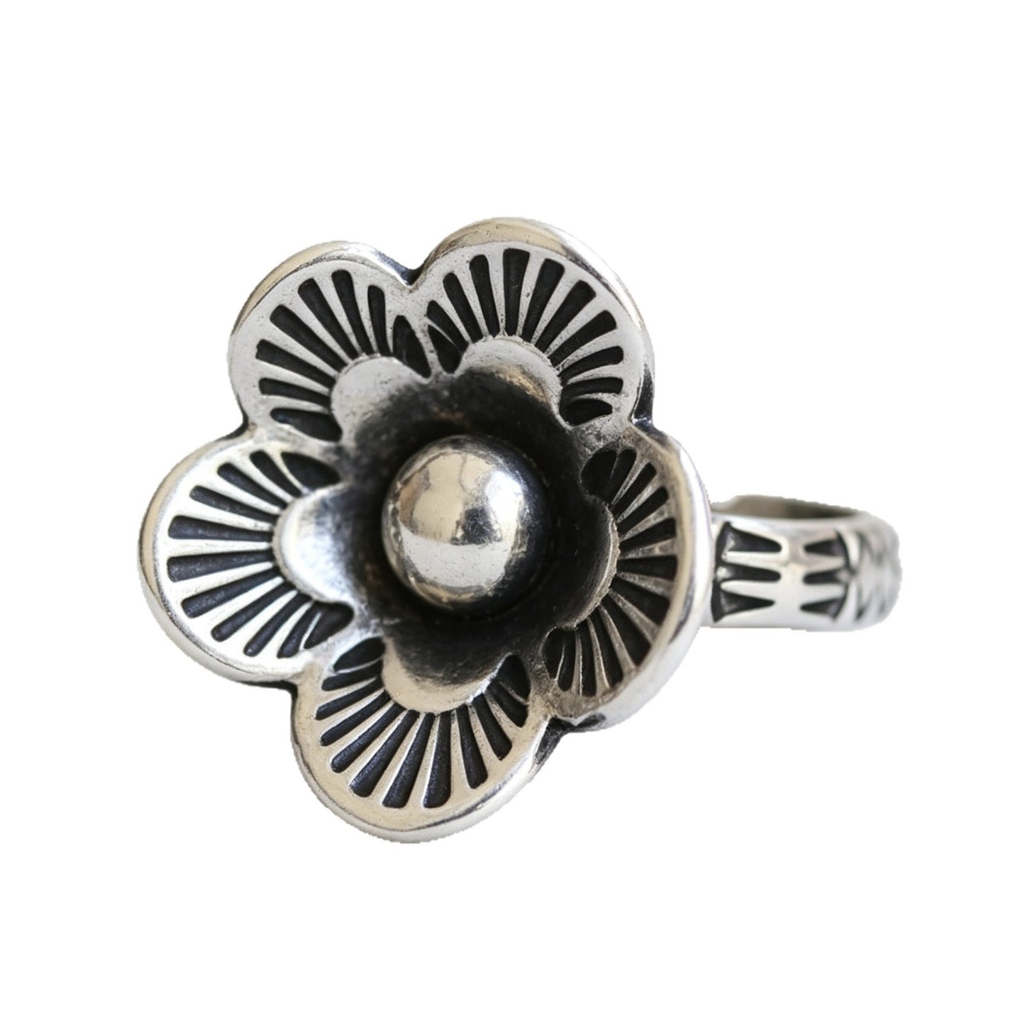 Women's Retro Simple Flower Shape Distressed Versatile Ring