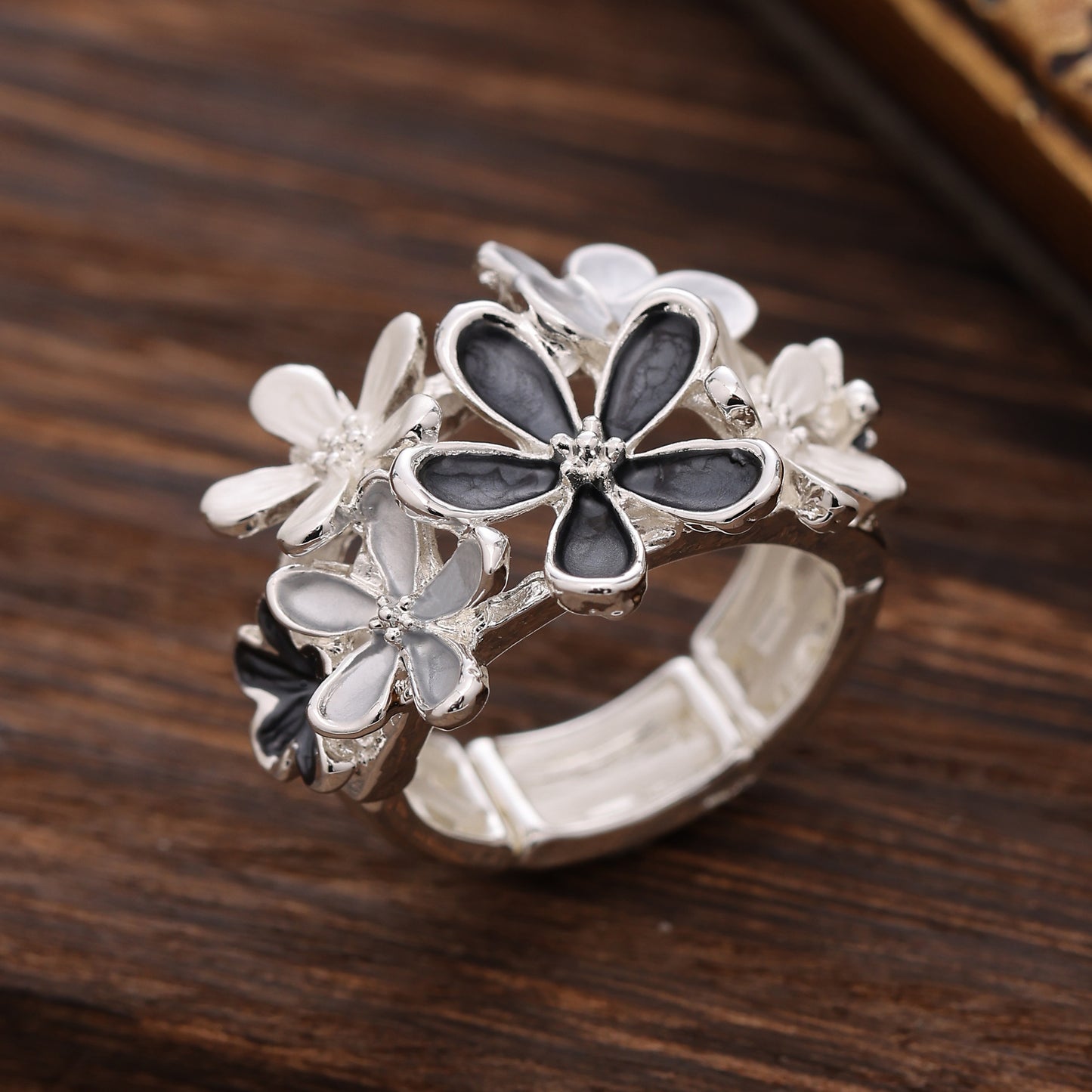 Women's Enamel Irregular Small Flower Elastic Fashion Rings