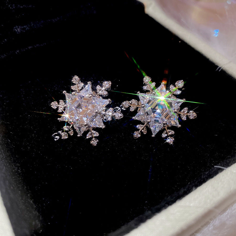 Korean Style White Zircon High-grade Simple Personalized Design Sense Earrings