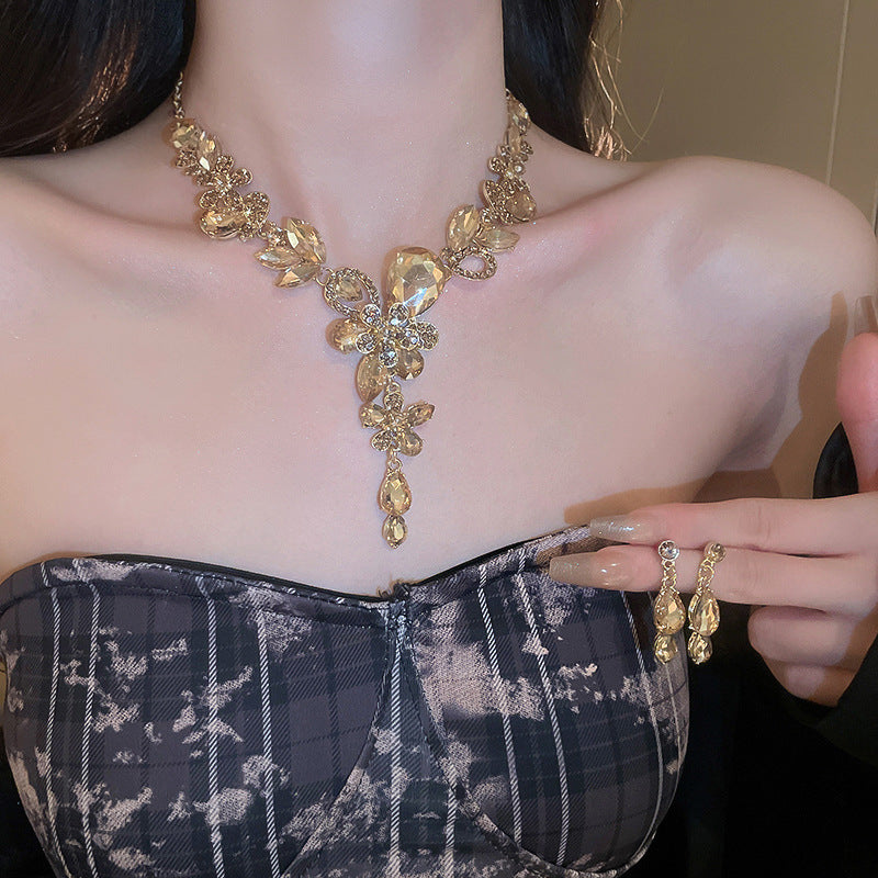 Women's High-grade Accessories Clavicle Chain Super Shiny Necklaces
