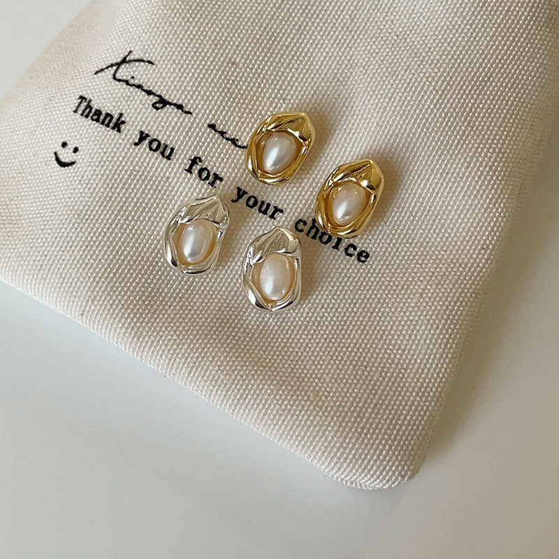 Women's Irregular Metal Pearl For Design Simple Personality Earrings