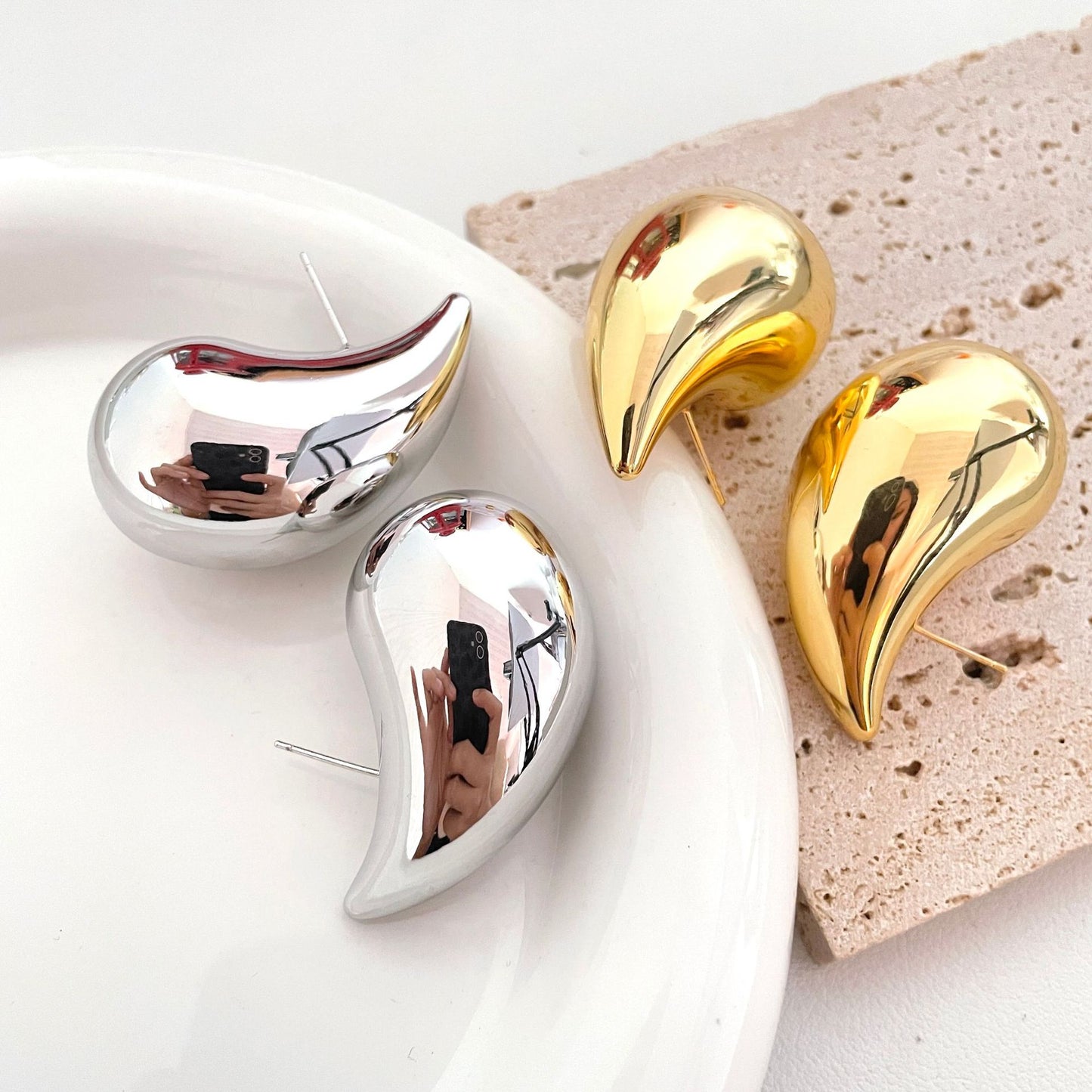 Exaggerated Hollow Water Drop Niche Personality Earrings