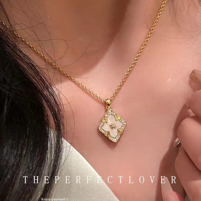 Double-sided Shell Hollow Delicate High-grade Clavicle Necklaces