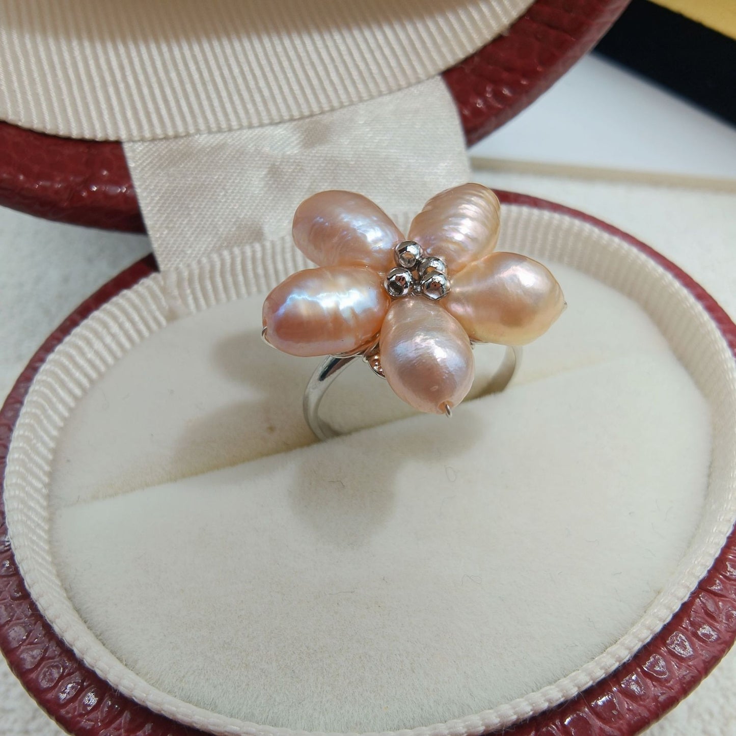 Baroque Pearl Five Petal Flower Retro Style Elegant Earrings