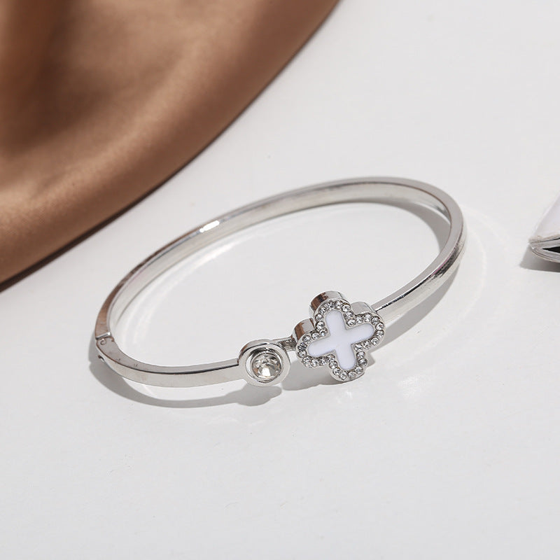 Women's Four-leaf Clover Lucky Sier Watch With Diamonds Do Bracelets