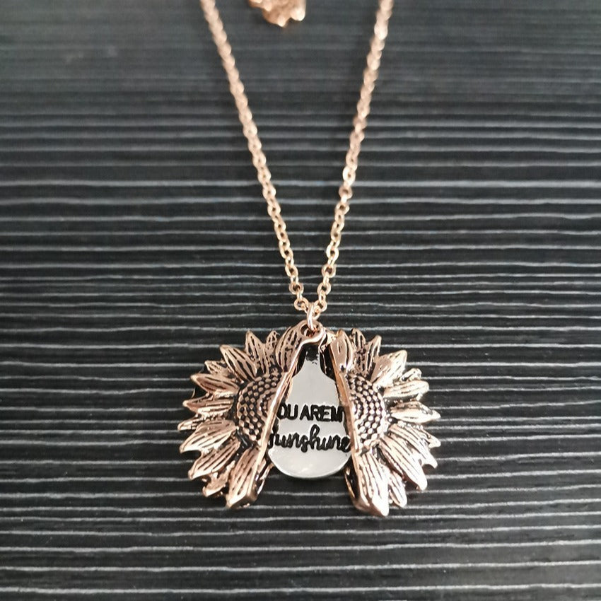 Flower Shape Alloy Sunflower Carved Couple Necklaces
