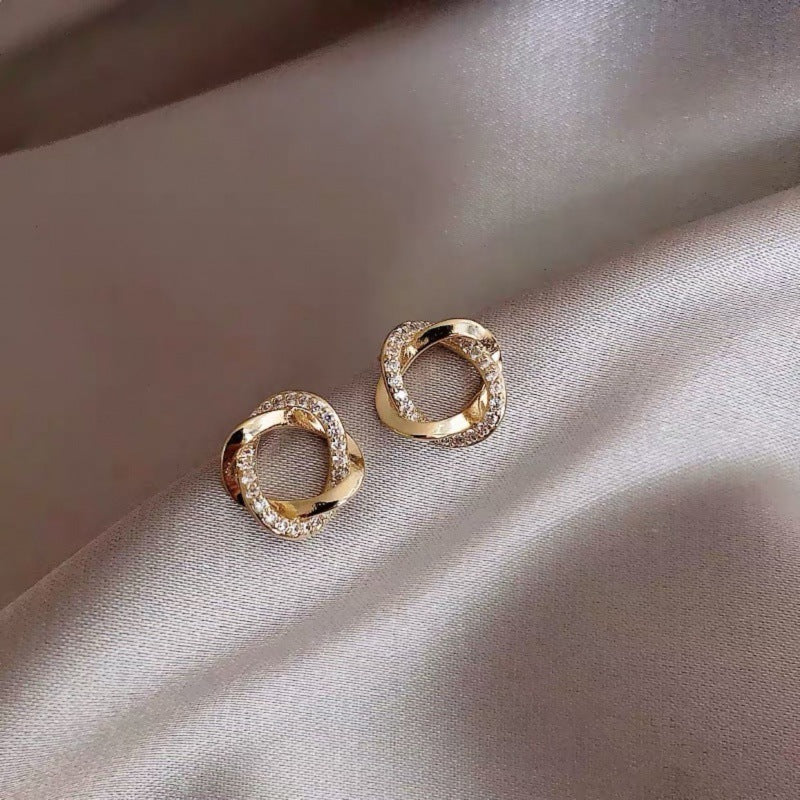 Trendy Female Exaggerated Temperamental Light Luxury Earrings