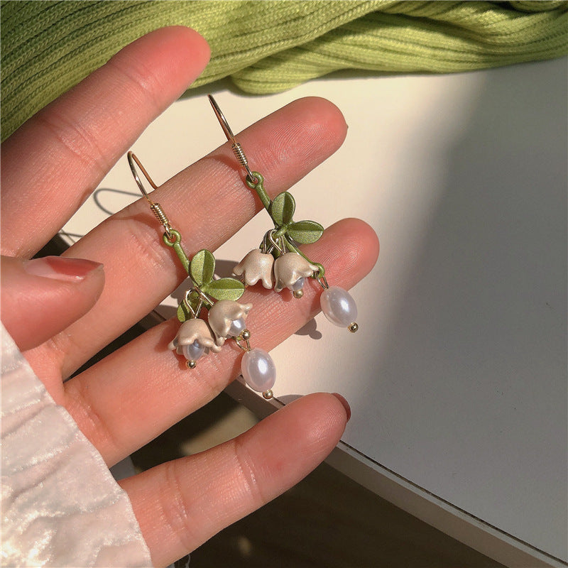 Lily Super Mori Spring Clavicle Chain Earrings