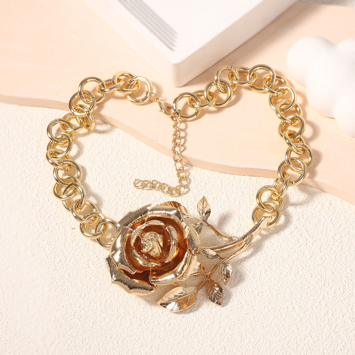 Fashion Creative Design Sense Three-dimensional Exaggerated Alloy Rose Necklaces