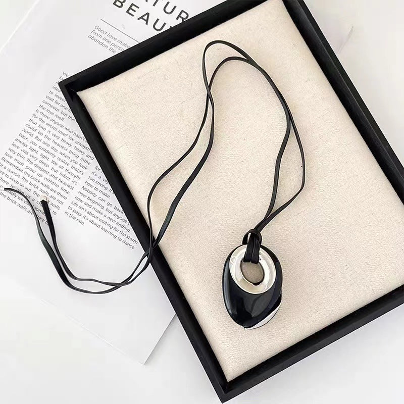 Black Agate Round Female Niche High Sense Sweater Necklaces