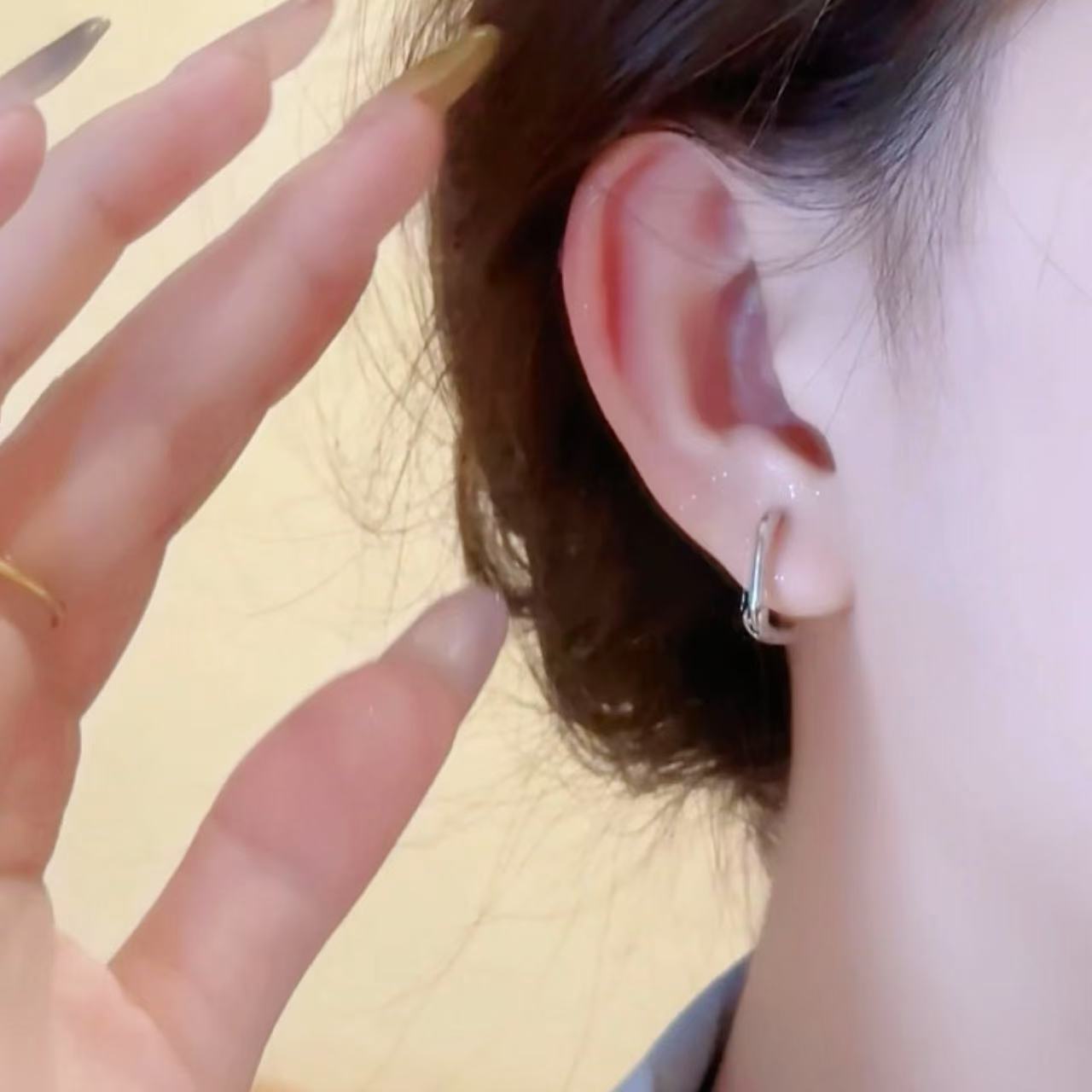 Scheming Simple Metal Niche Clip Small Exquisite Geometric U-shaped Ear Buckle