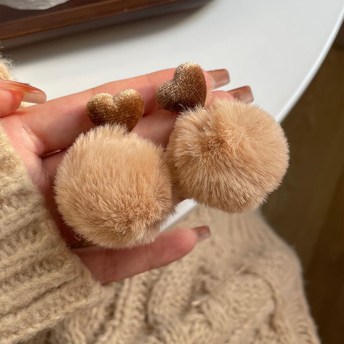 Women's Light Luxury High-grade Love Furry Big Earrings