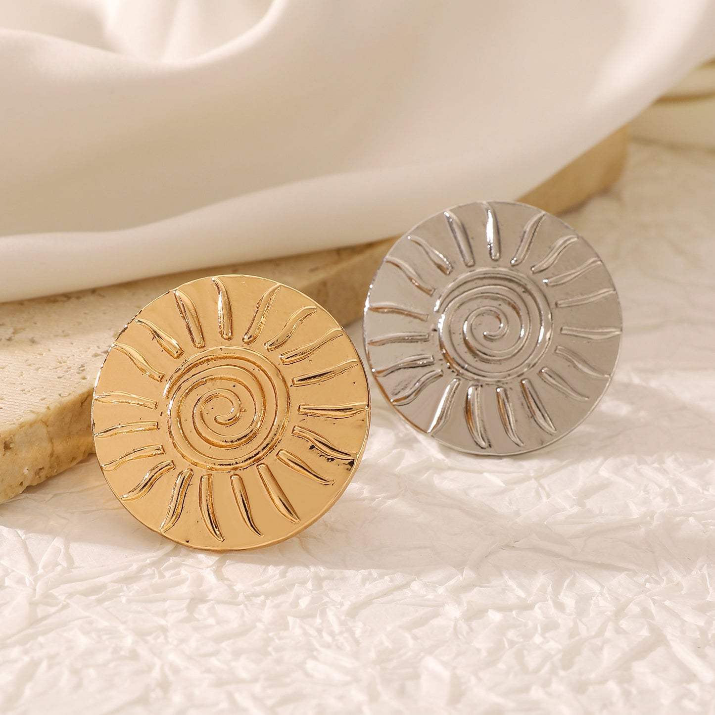 Open Female Niche Retro Geometric Irregular Rings