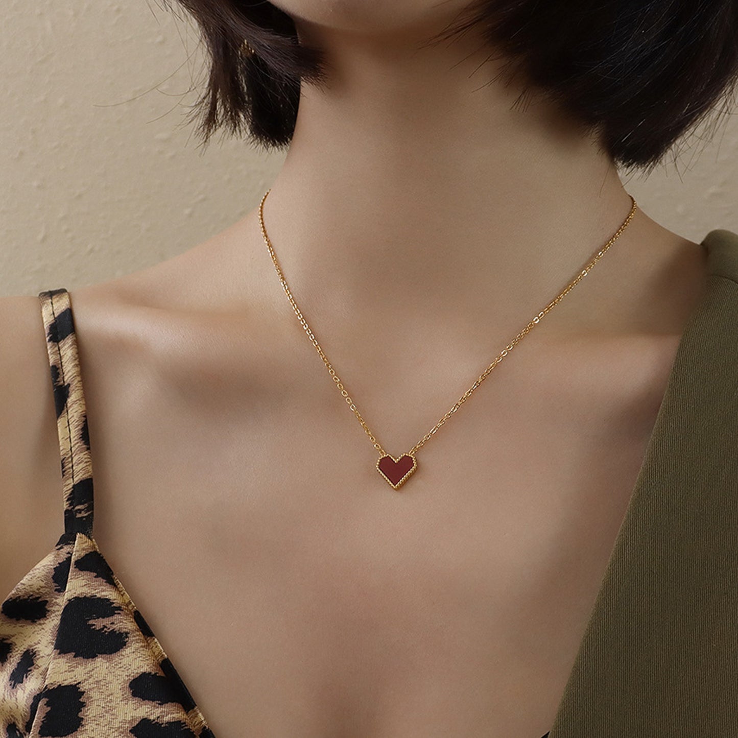 Women's Fashion Simple Rose Gold Little Red Necklaces