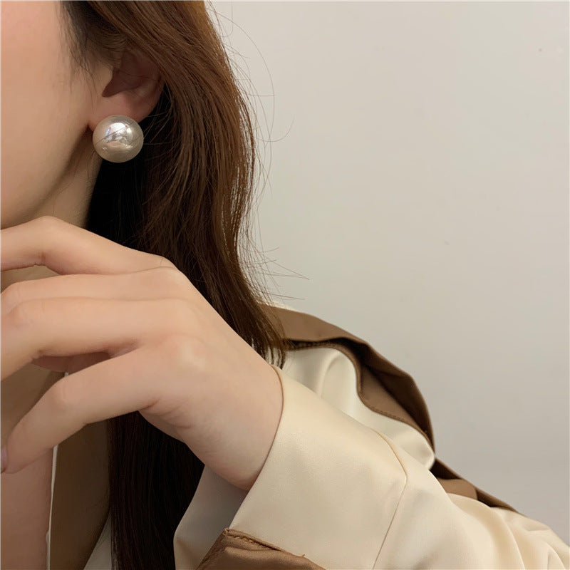 Retro Large Pearl Imitation Style Yu Sier Stud Earrings
