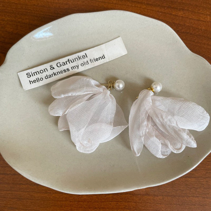 Women's Chiffon Flower Pearl High-grade Simple Minority Earrings
