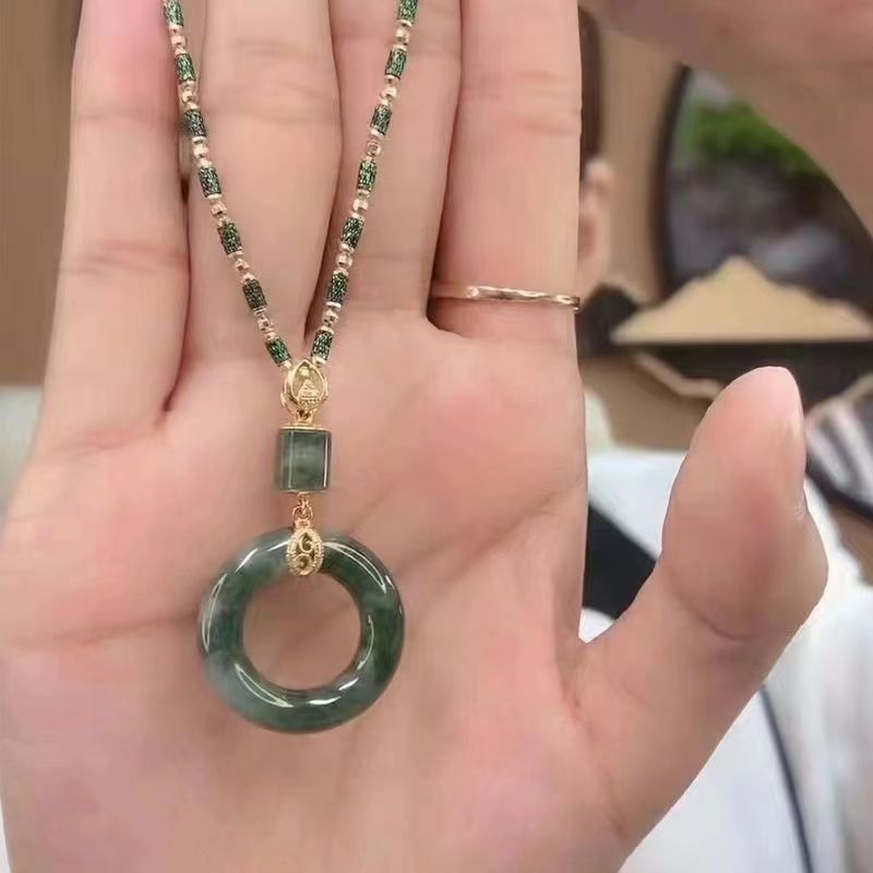 Wild Safety Buckle Clavicle Chain Light Luxury Minority Necklaces