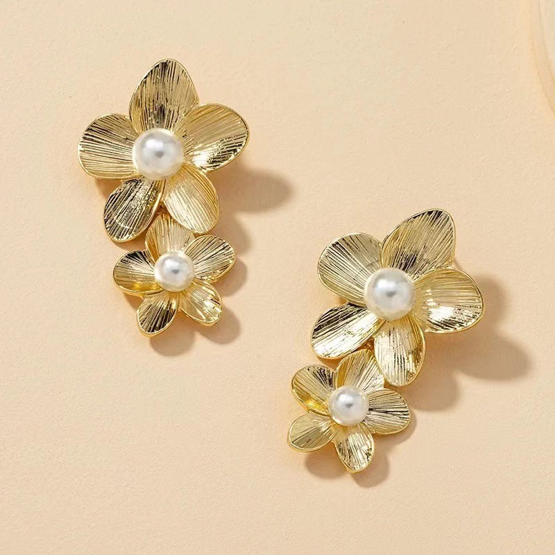 Pearl Female Elegant Metal Ear Personality Earrings