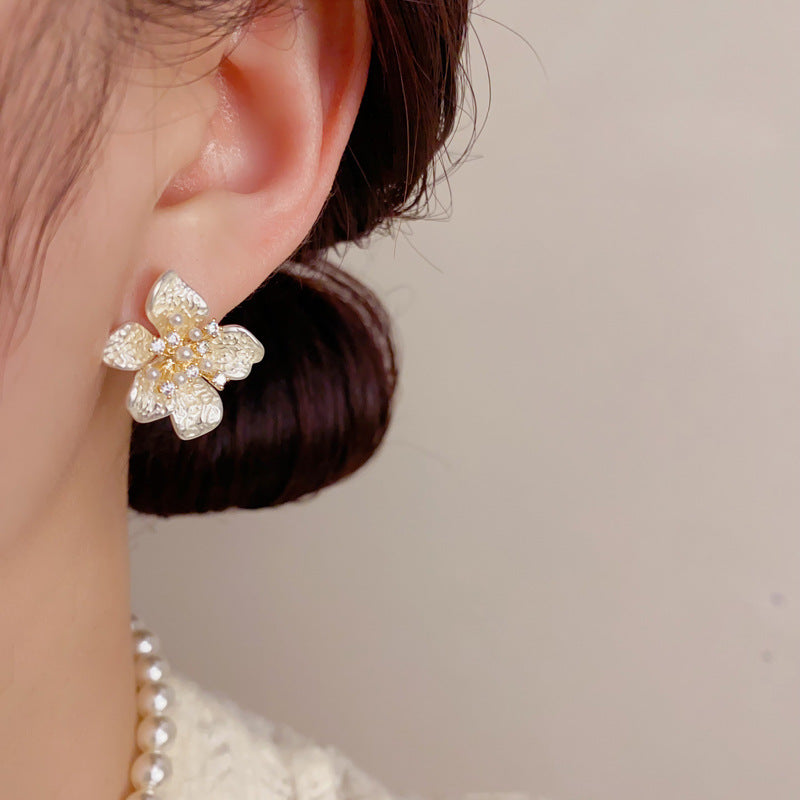 Versatile Zircon Petal Temperament Entry Lux Minimalist Design Earrings