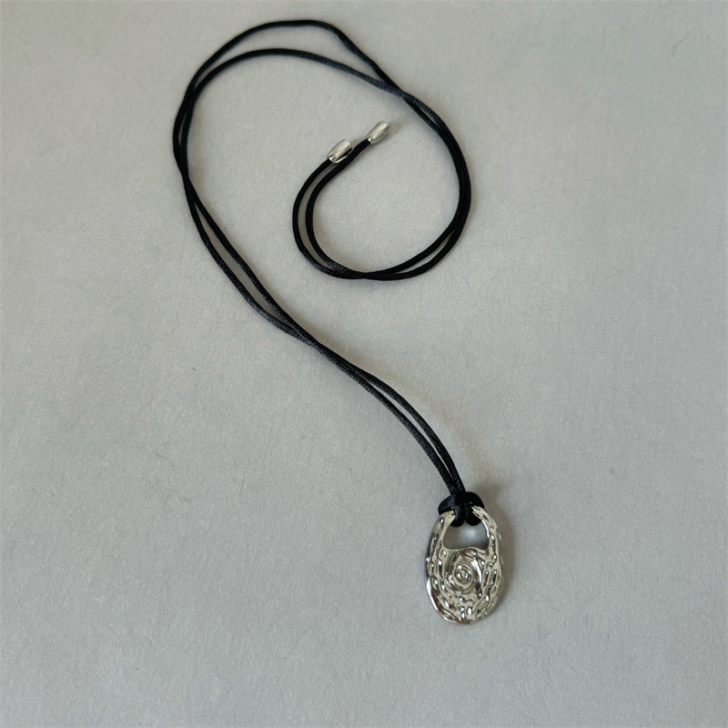 Women's Conch Texture High-grade Woven Black Rope Necklaces