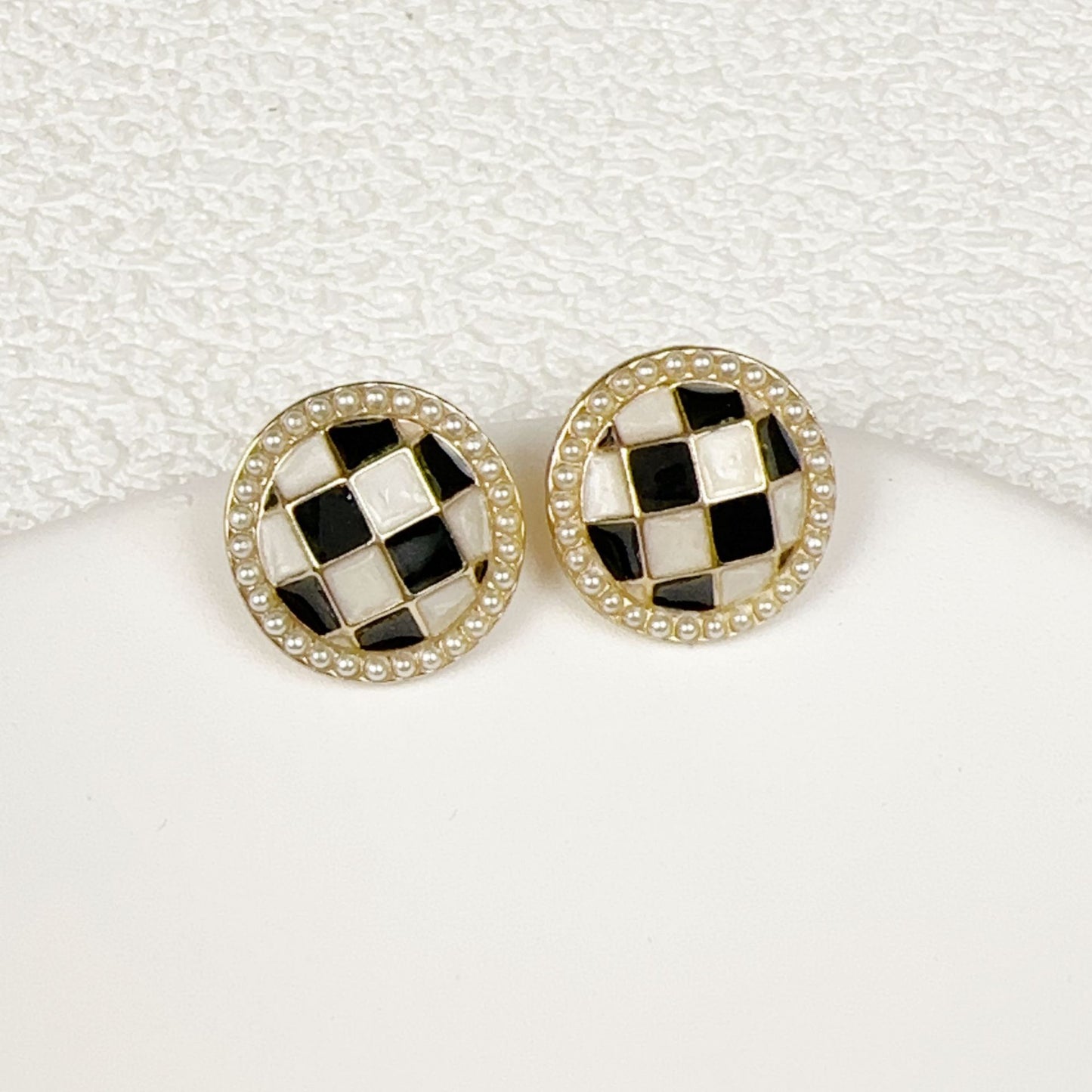 Women's Light Luxury Chessboard Plaid Love Heart Earrings