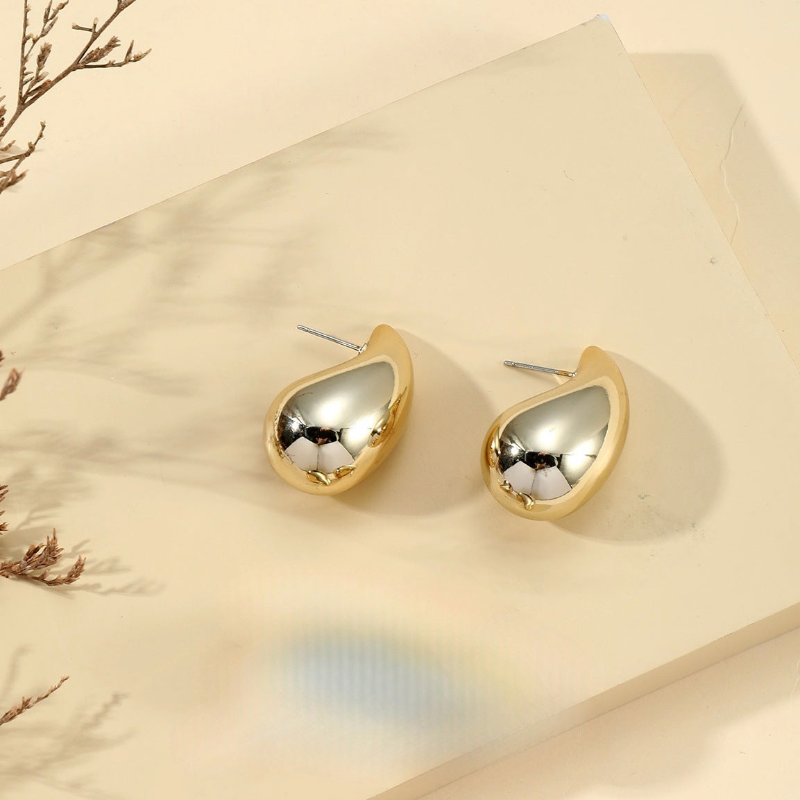 Women's Graceful Simple Gold Water Drop High-grade Earrings