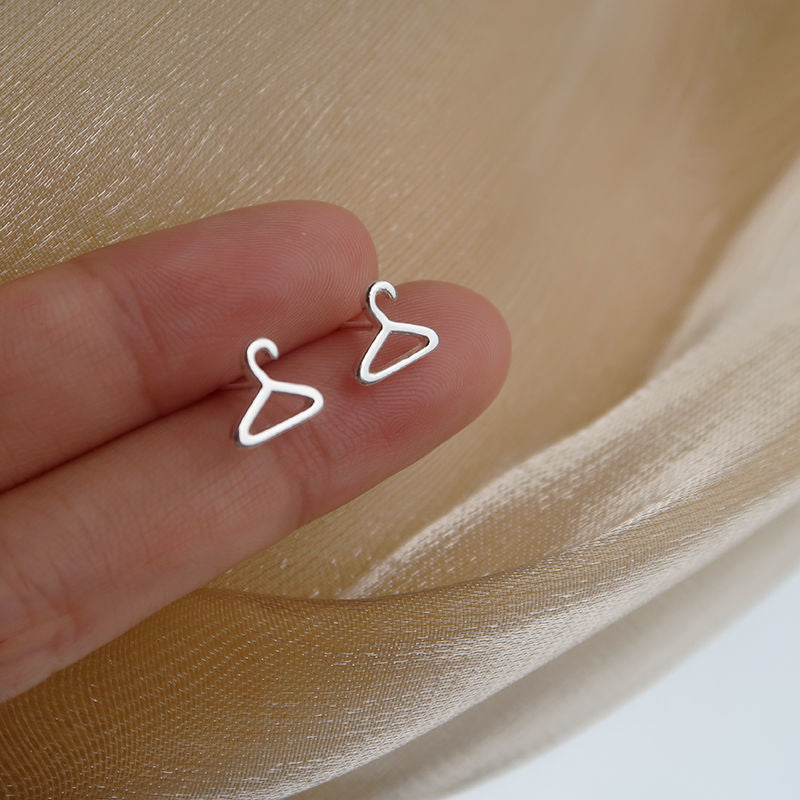 Women's Sterling Sier Simple Petite Niche Design Earrings