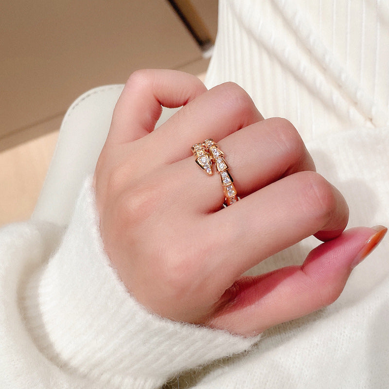 Zhang Sterling Sier Unique Snake-shaped Zircon Female Niche Ring