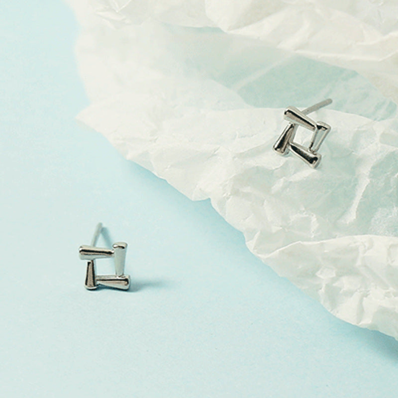 Women's Exquisite Korean Simple Fresh Geometric Hollow Earrings