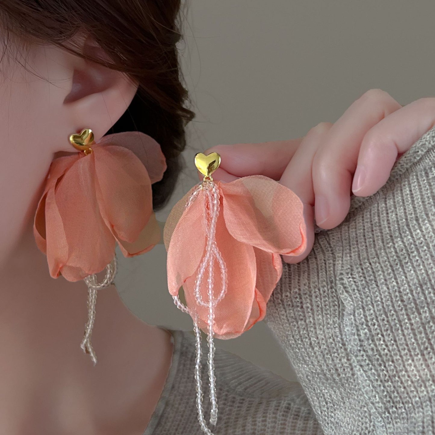 Women's Chiffon Flower Pearl High-grade Simple Minority Earrings