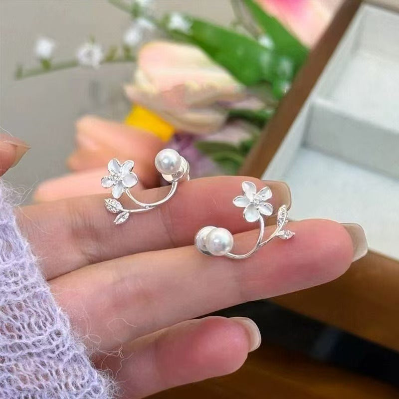 Women's Pin Beads Flower Versatile High-grade Light Luxury Unique Temperament Stud Earrings