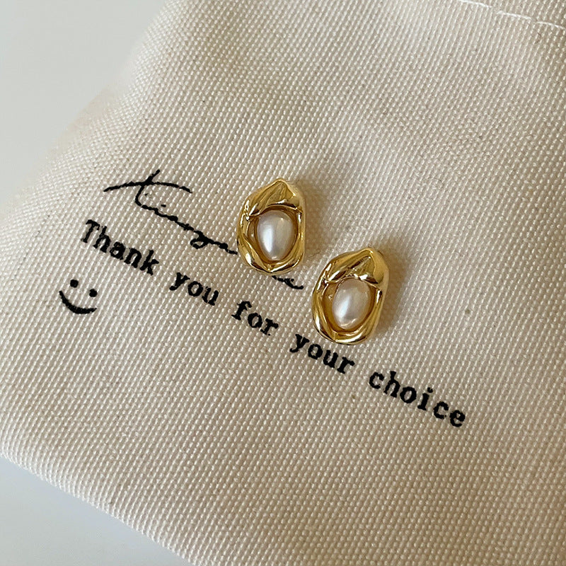 Women's Irregular Metal Pearl For Design Simple Personality Earrings