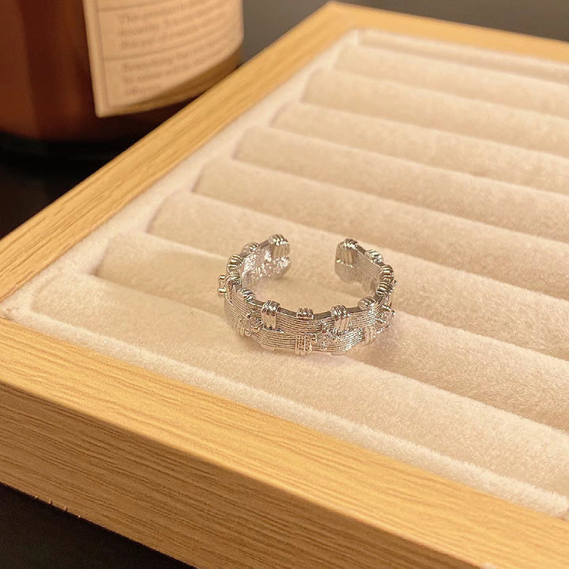 Women's Retro Brushed Fine Wide Light Luxury Rings