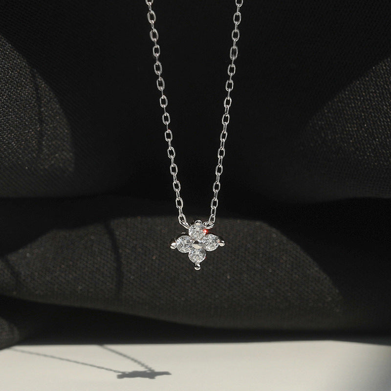 Female Summer Light Luxury High-grade Titanium Necklaces