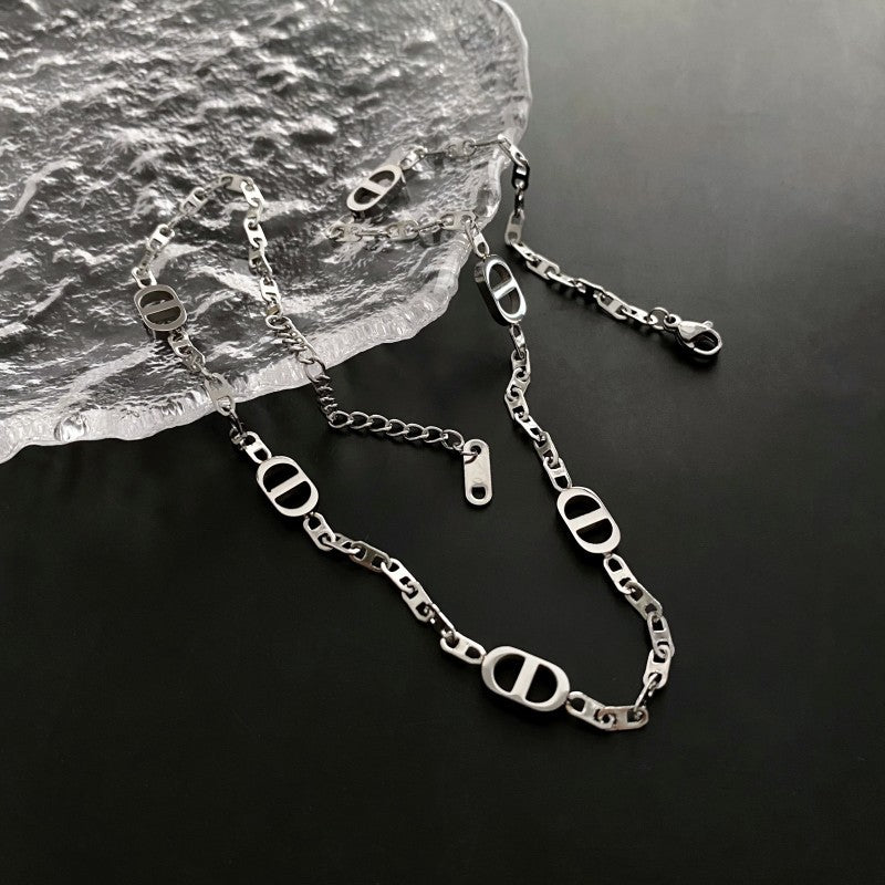 Women's Steel Pig Nose Light Luxury High-grade Retro Necklaces