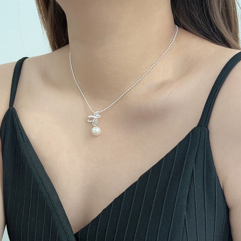 Women's Elegance French Classic Style Clavicle Chain Necklaces